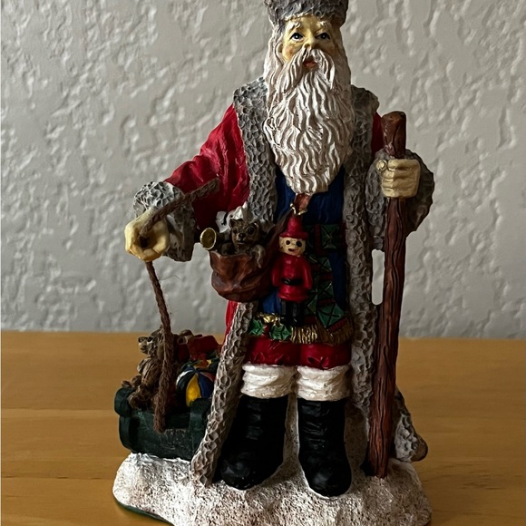Russian Santa Figurine 1995 - Picture 2 of 11